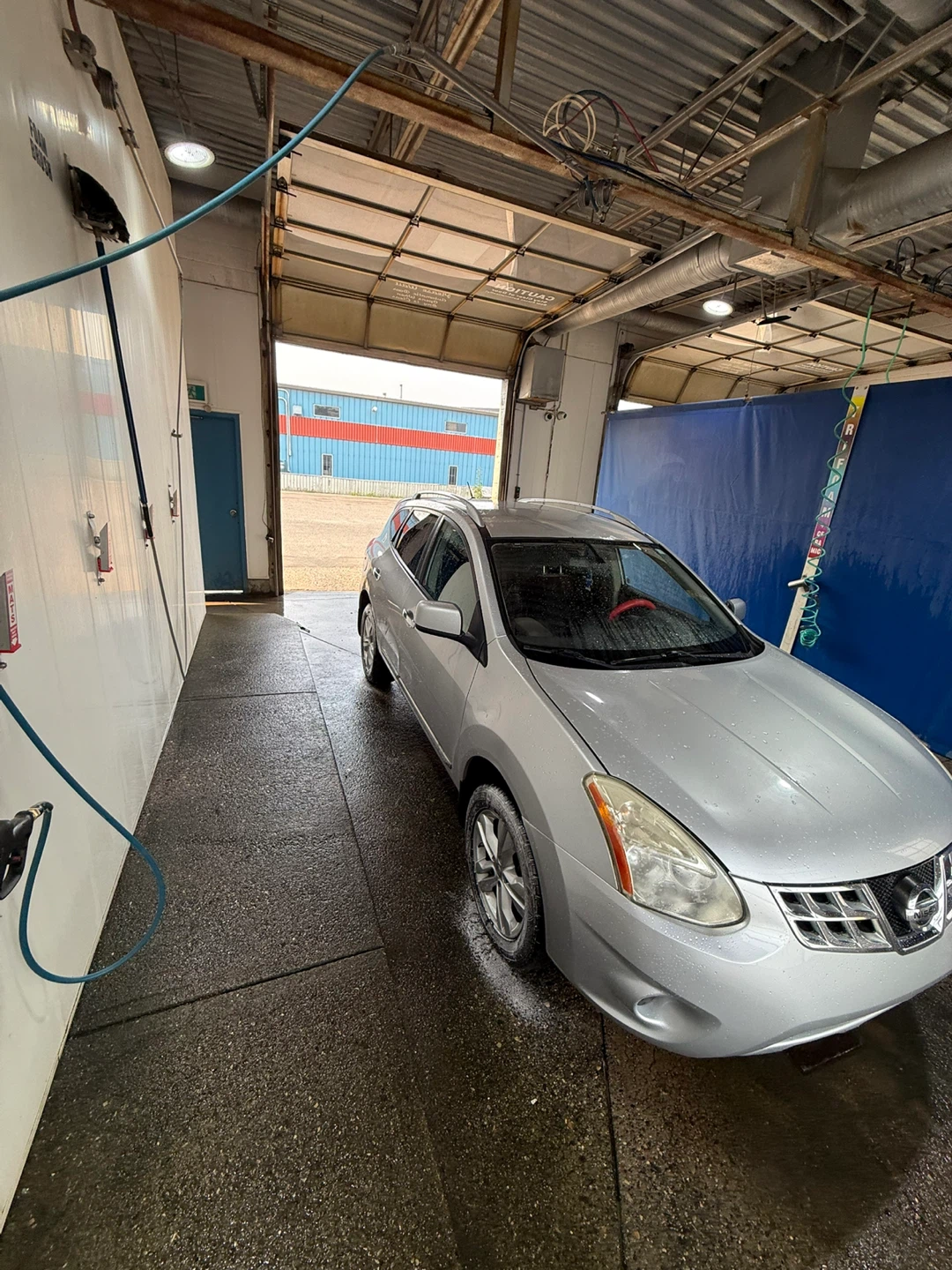 Silver Nissan Rogue SUV 2012 - photo 4