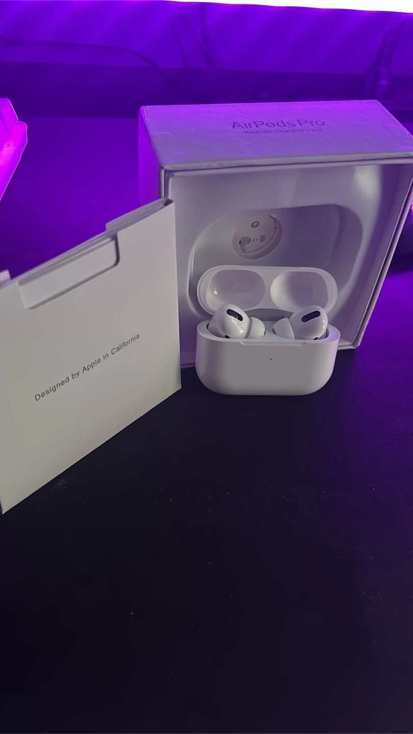 Apple AirPods Pro (1st Generation)