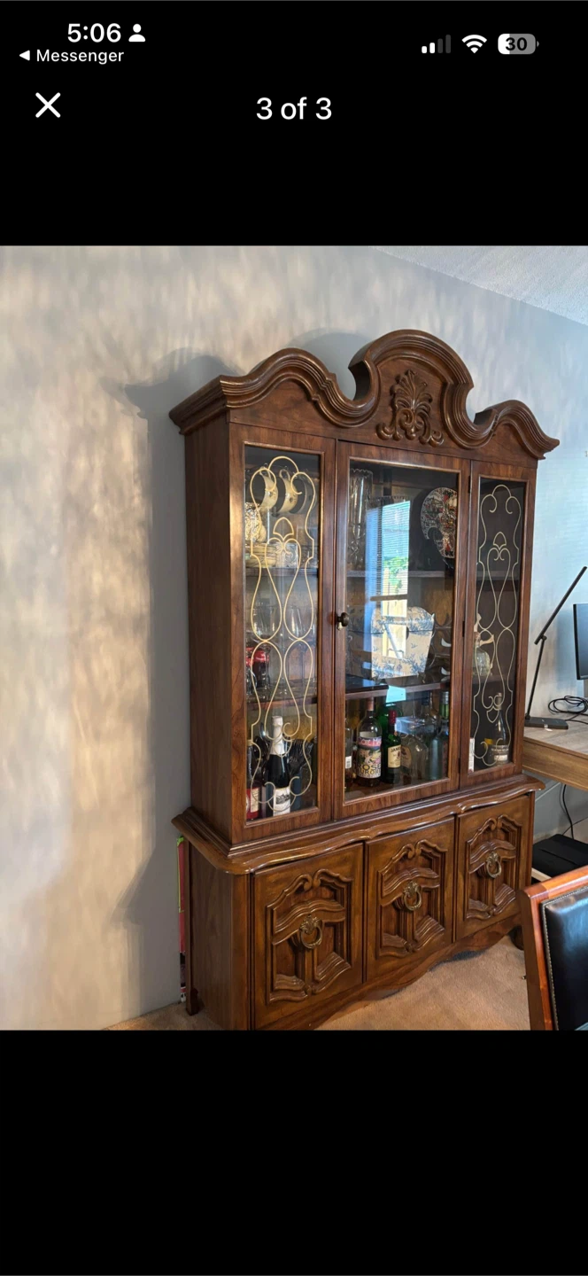 Free antique China Cabinet - photo 2