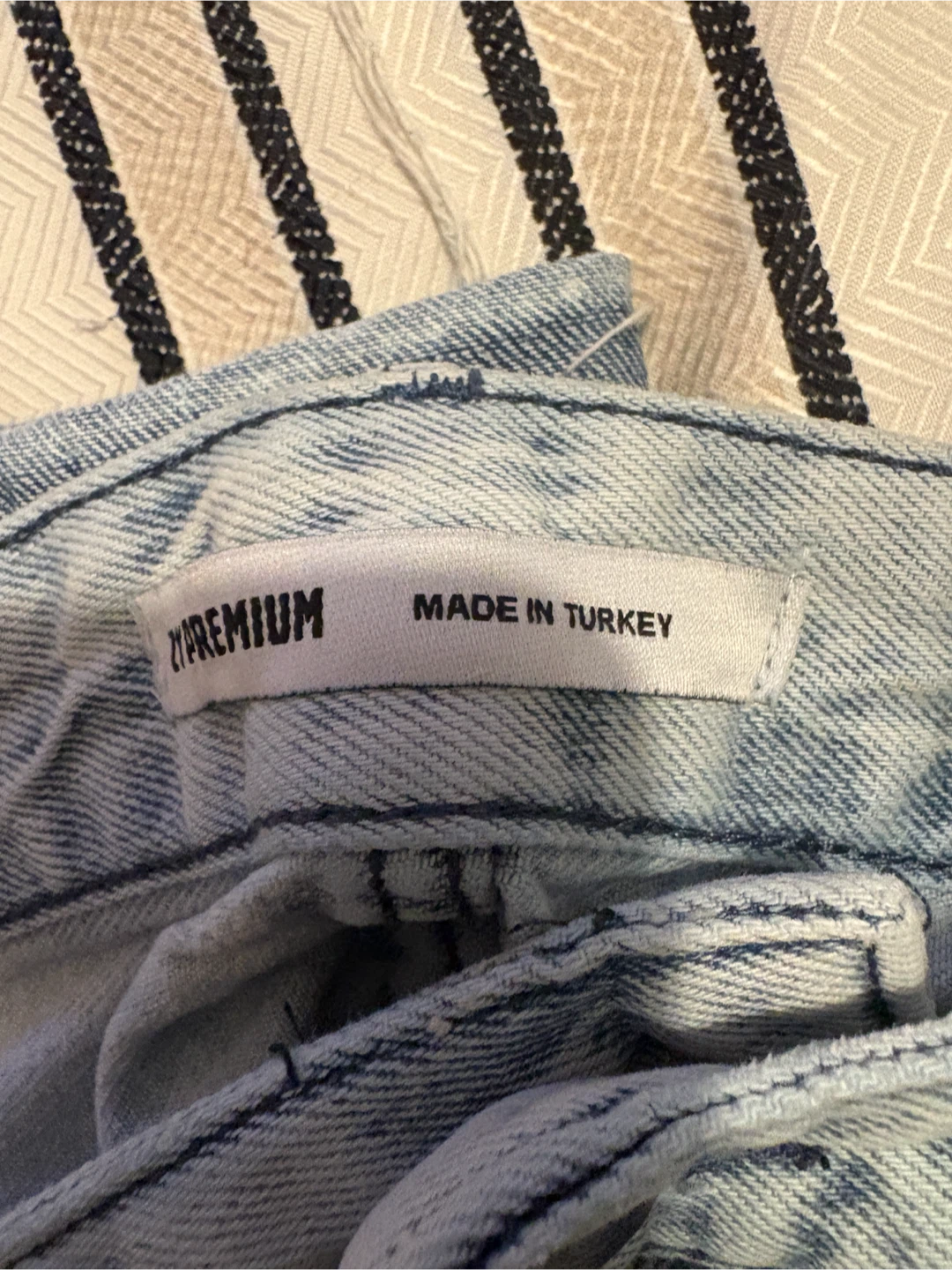 ZY Premium Light Wash Ripped Jeans - photo 4