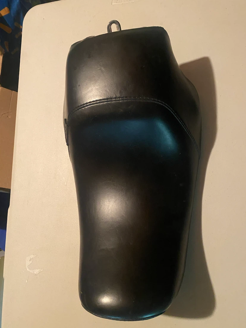 Le Pera Legendary Solo Seat for Harley Davidson