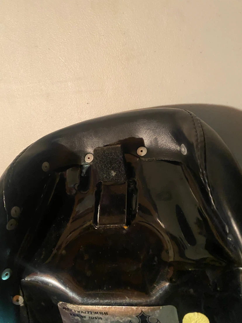 Le Pera Legendary Solo Seat for Harley Davidson - photo 4