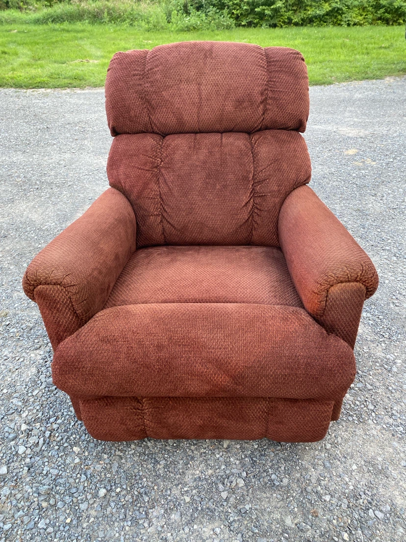 Chestnut brown La-Z-Boy Rocking Recliner (CAN DELIVER) - photo 4
