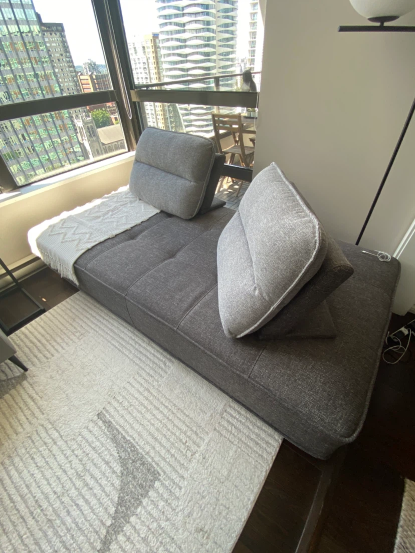 Structube chamaleon sofa bed - photo 2