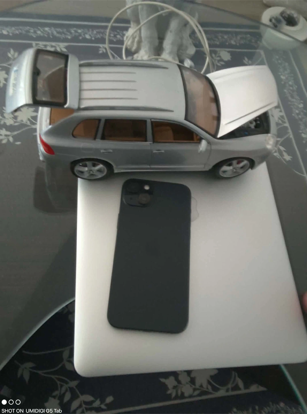 iPhone 15 Plus - photo 3