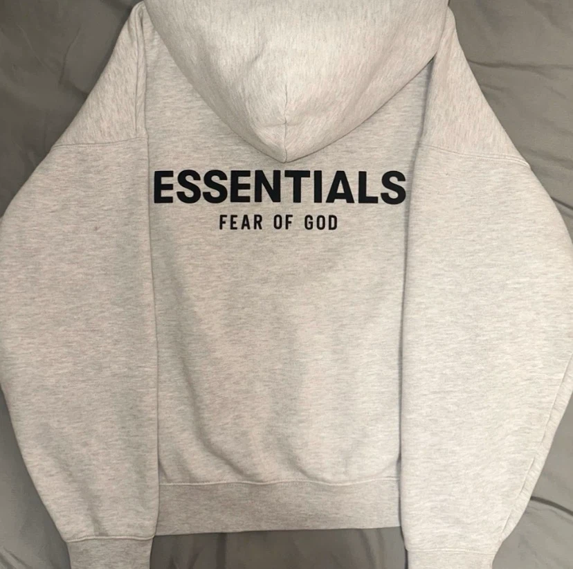 ESSENTIAL HOODIE GREY