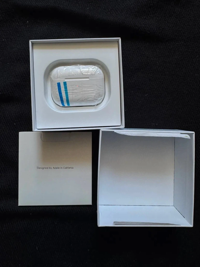 Apple AirPods Pro with MagSafe Charging Case (A2084) - photo 2