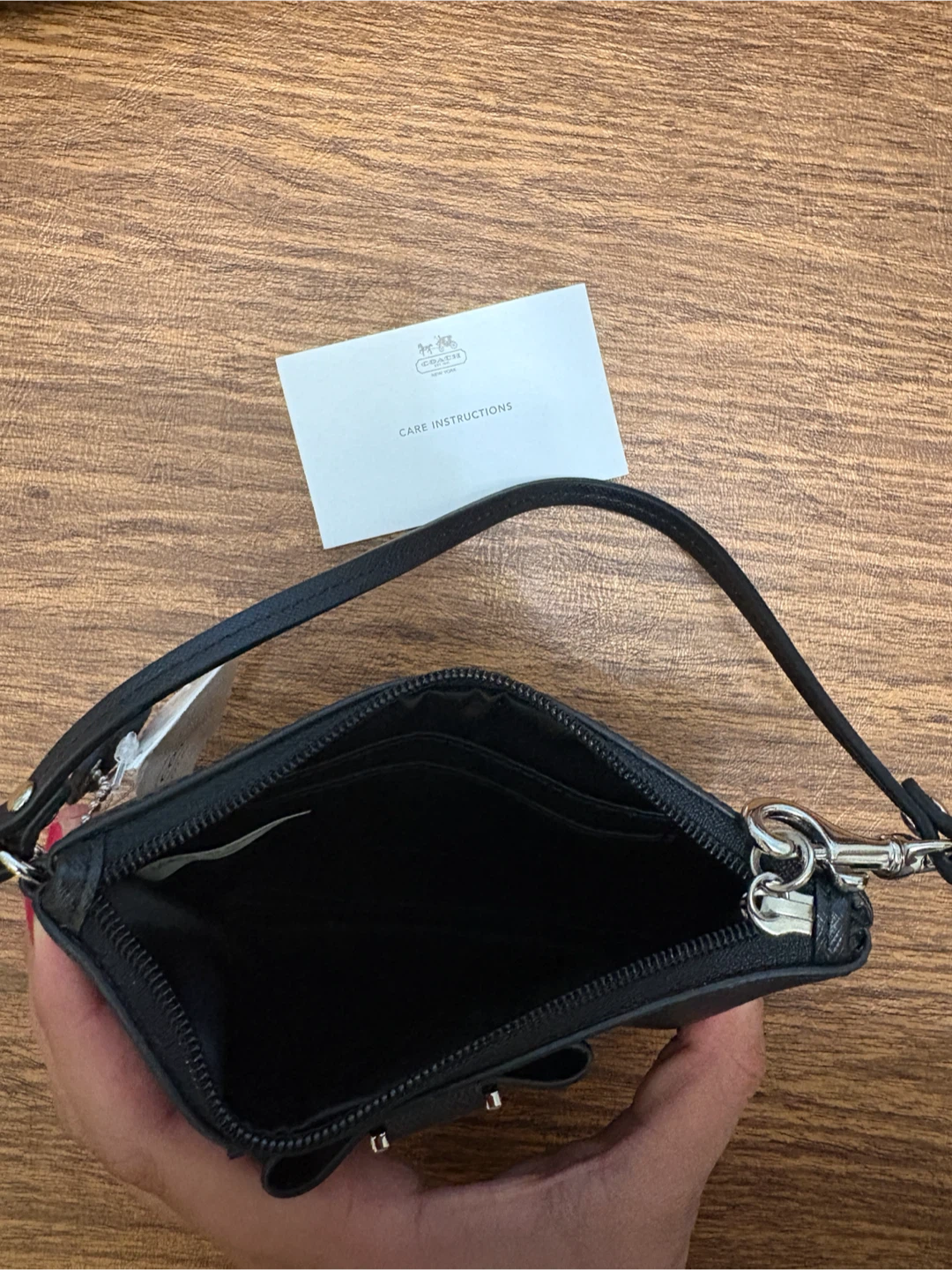 Coach Darcy Bow Saffiano Leather Small Wristlet Black F51672 - photo 2