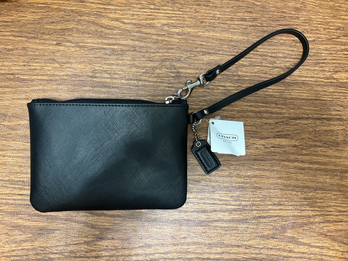 Coach Darcy Bow Saffiano Leather Small Wristlet Black F51672 - photo 3