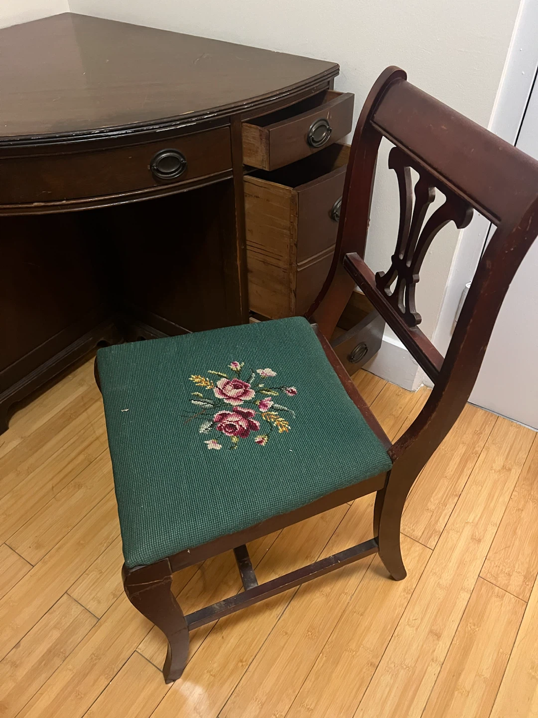 Vintage Corner Desk with Needlepoint Chair - photo 5