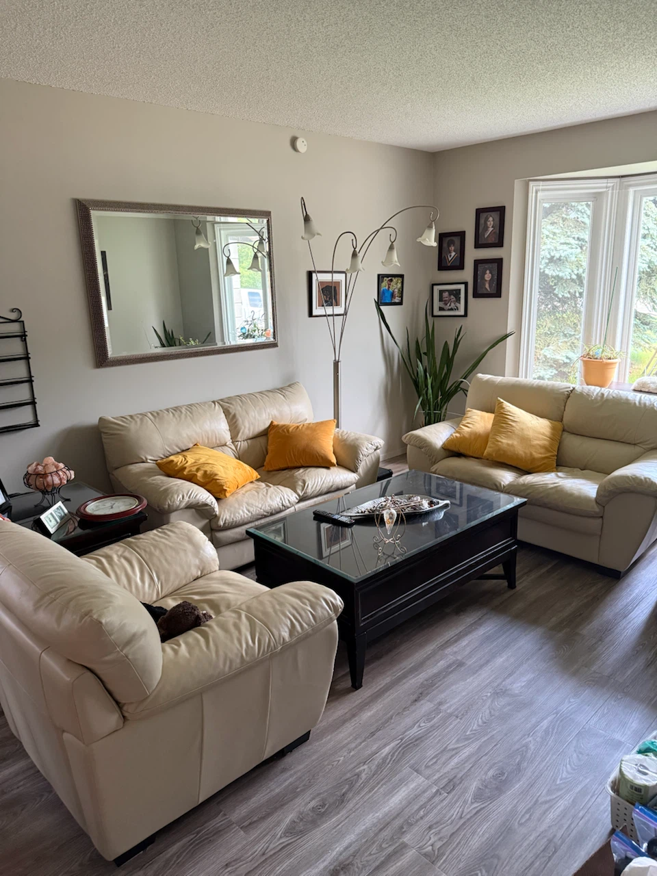 Cream Leather Loveseat and Chair - photo 3