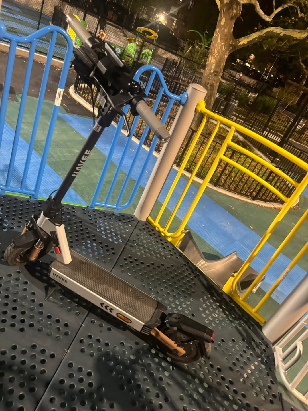 NAVEE Electric Scooter