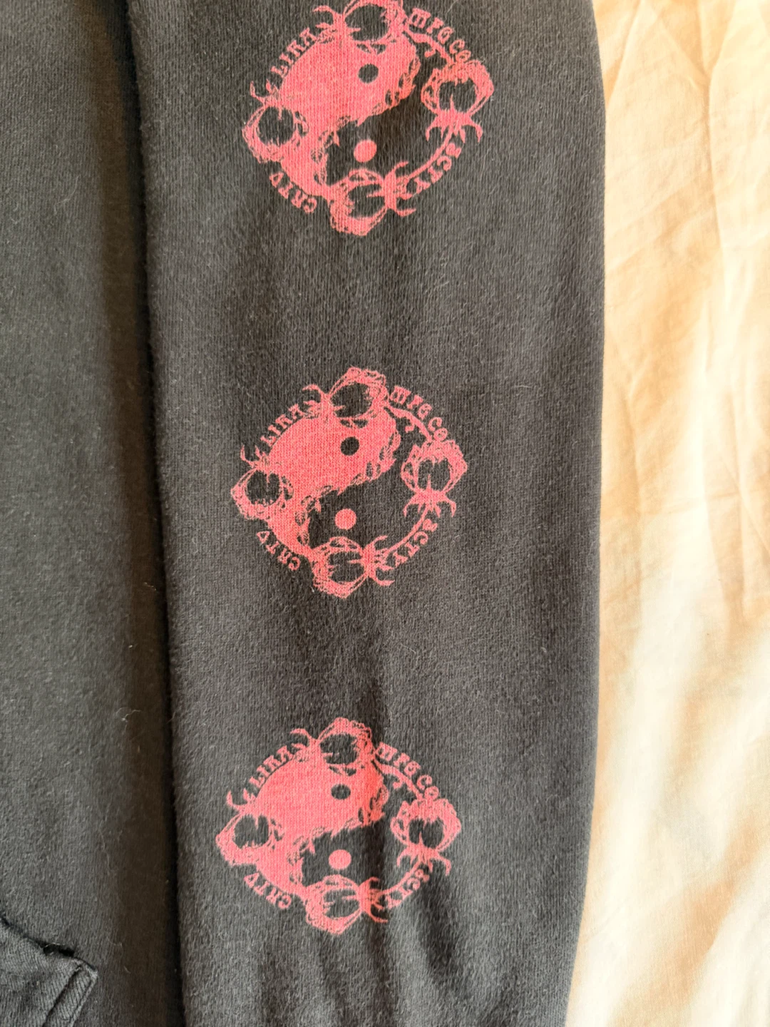LIRA MFG CO. Yin Yang Rose Hoodie - photo 4