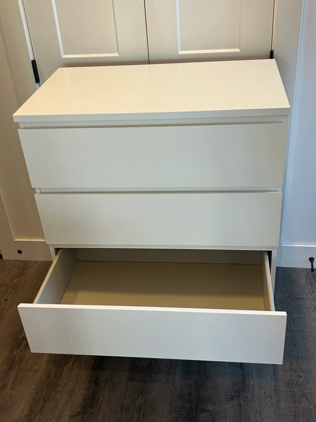 IKEA MALM dresser with 4 drawers - photo 4