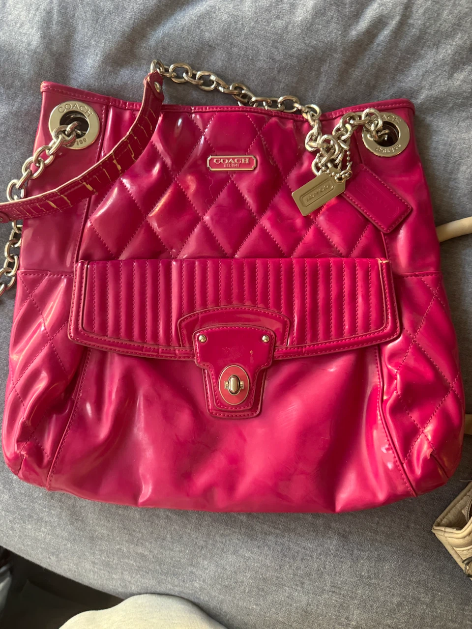 Couch pink quilted patient leather handbag with metal chains