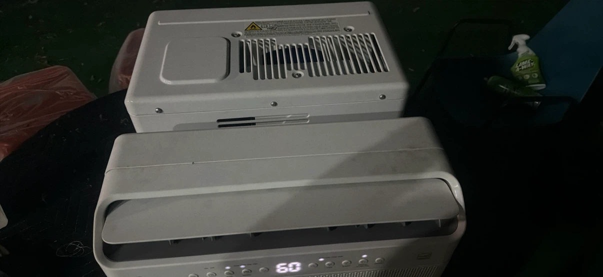 Midea Window Air Conditioner - photo 2
