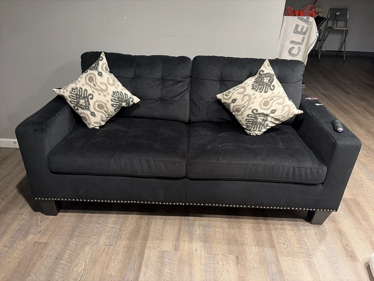Black Tufted Loveseat with Decorative Pillows there are two - photo 2