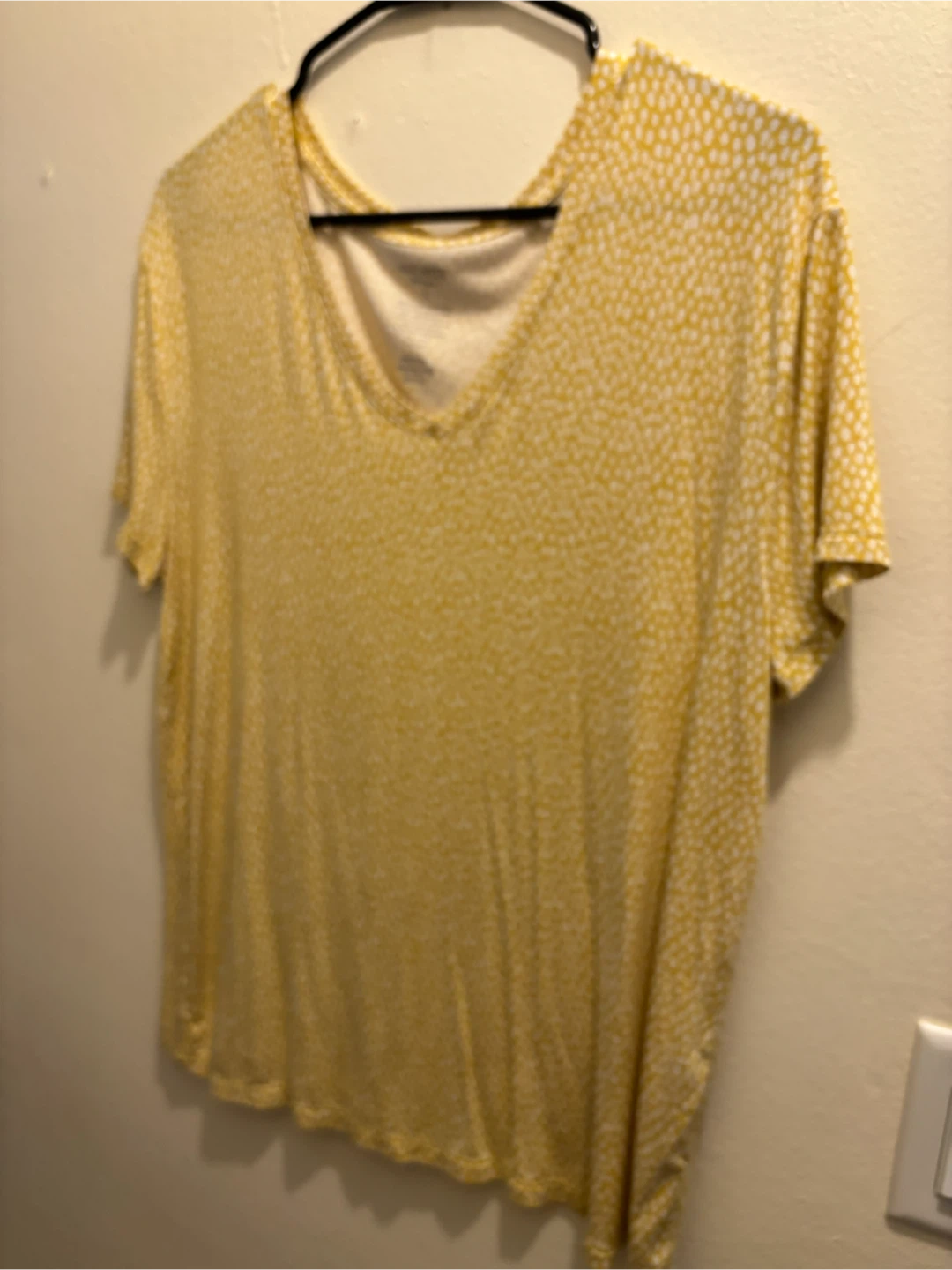 NEW-Size Large Nine West V-Neck T-Shirt