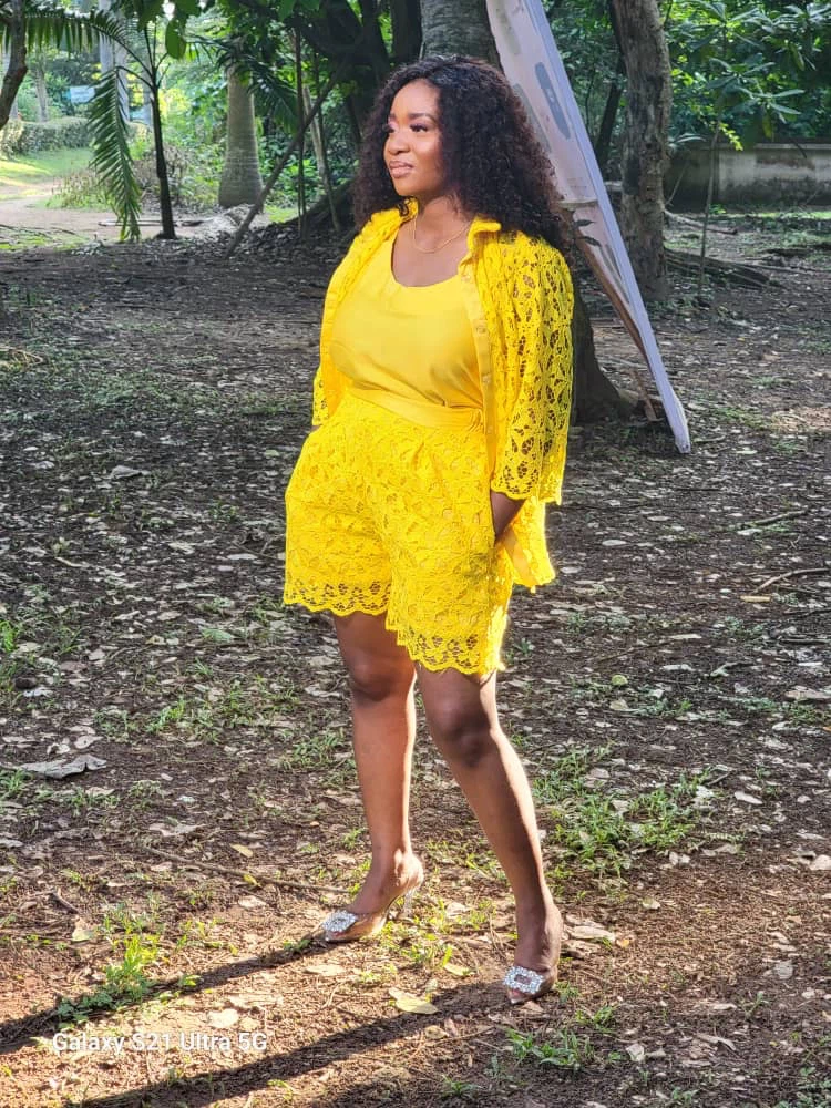 Yellow Lace 3-Piece Set - photo 4