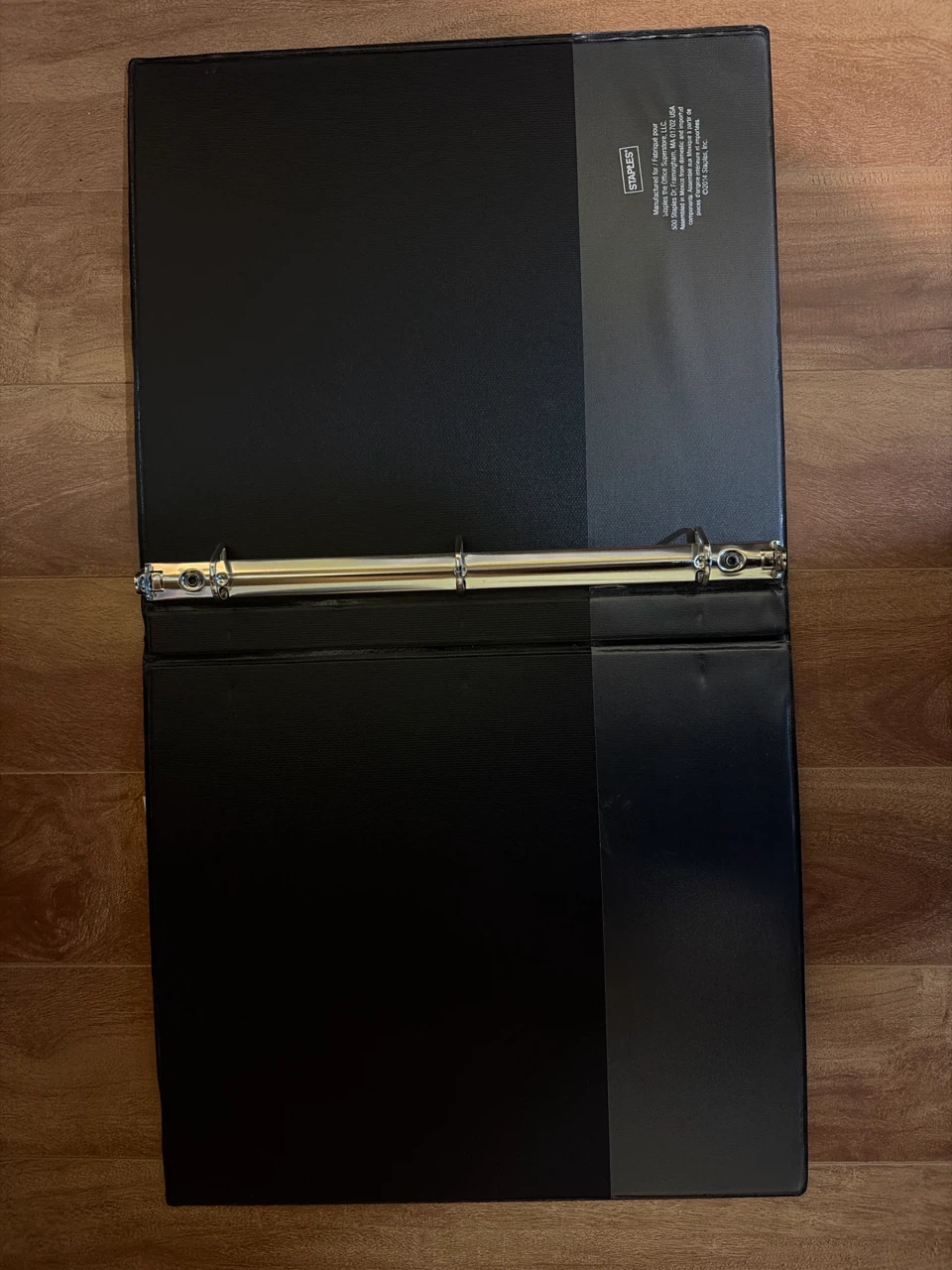 Staples Standard 1.5 inch Ring Binder - photo 3