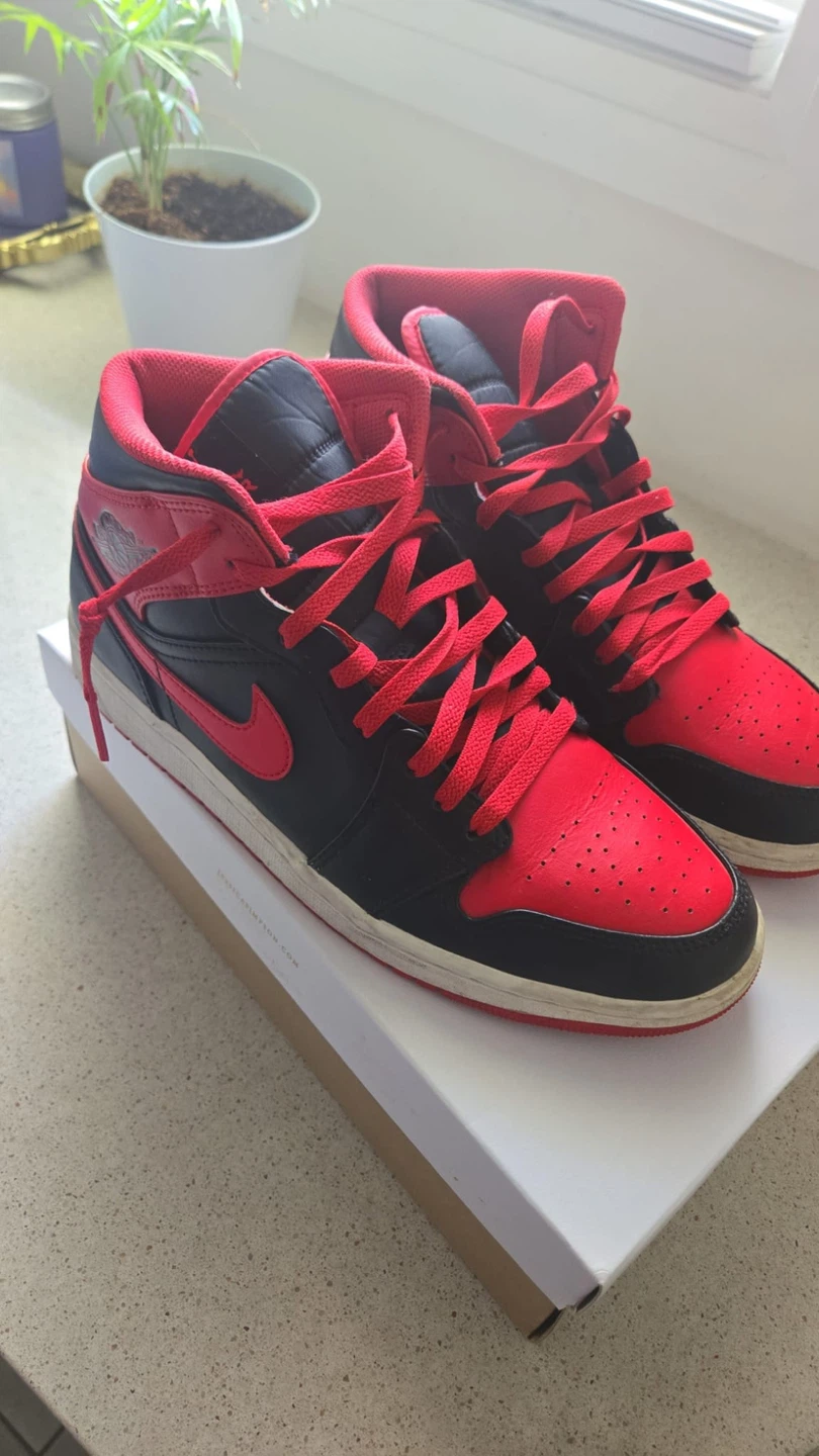 Air Jordan 1 Mid SE Shoes