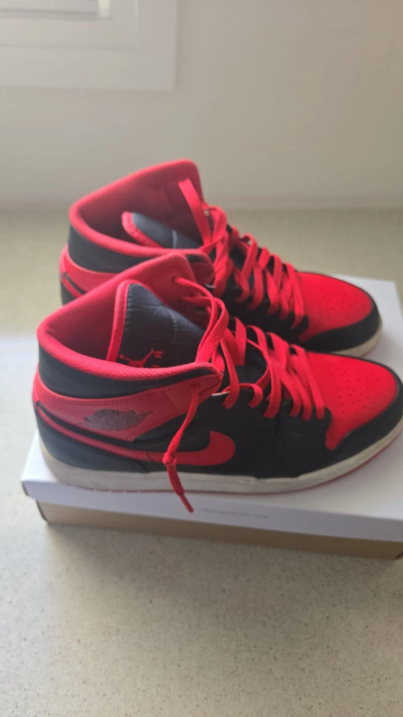 Air Jordan 1 Mid SE Shoes - photo 2