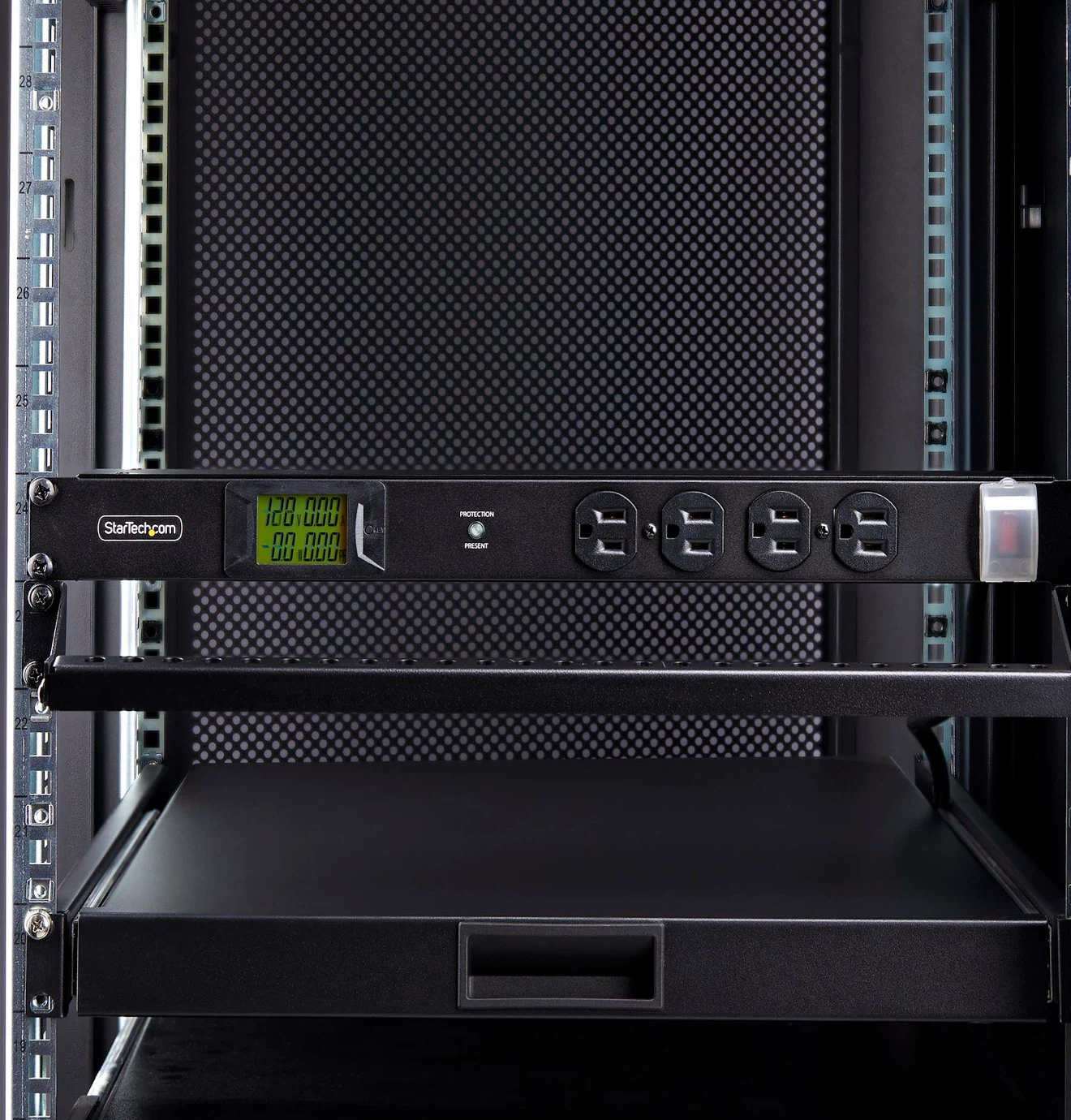 StarTech.com 7 Outlet Rackmount PDU with LCD - photo 3