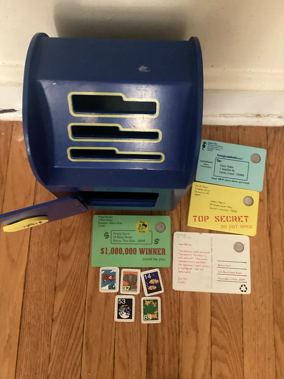 Melissa & Doug Mailbox Play Set