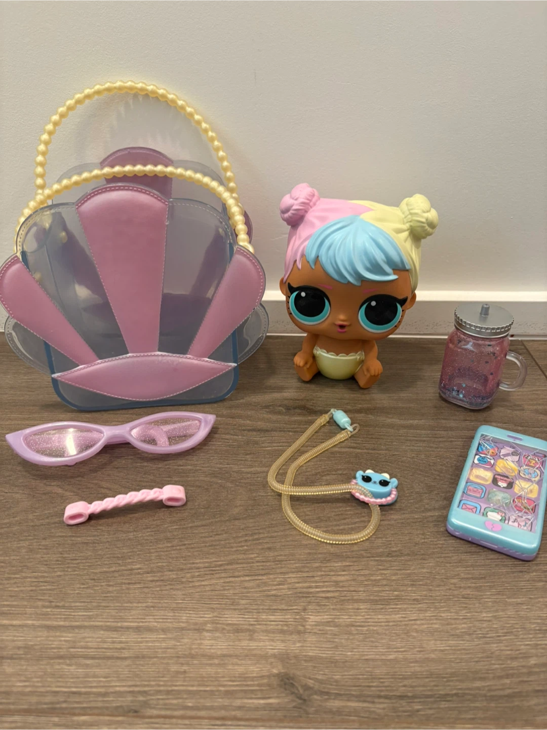 LOL Surprise! OMG Pool Party Fashion Doll - photo 2