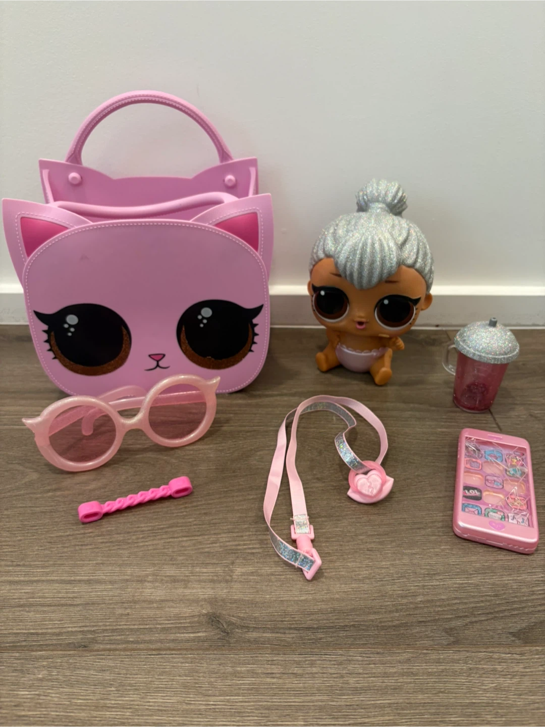LOL Surprise! Doll with Cat Purse Playset - photo 2