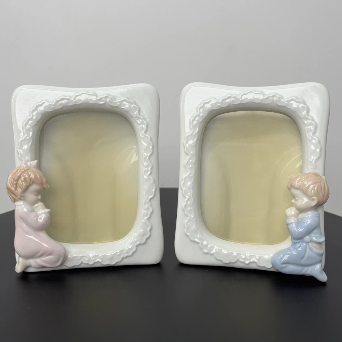 2 Ceramic Praying Child Photo Frames - photo 2