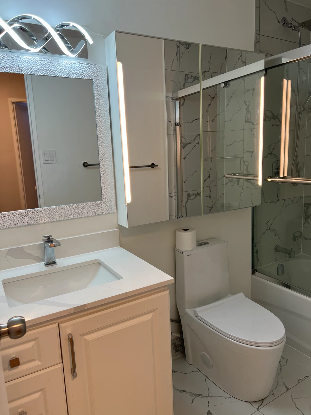Room in Condo Etobicoke - Furnished All Inclusive Sep 1 $1100 - photo 3