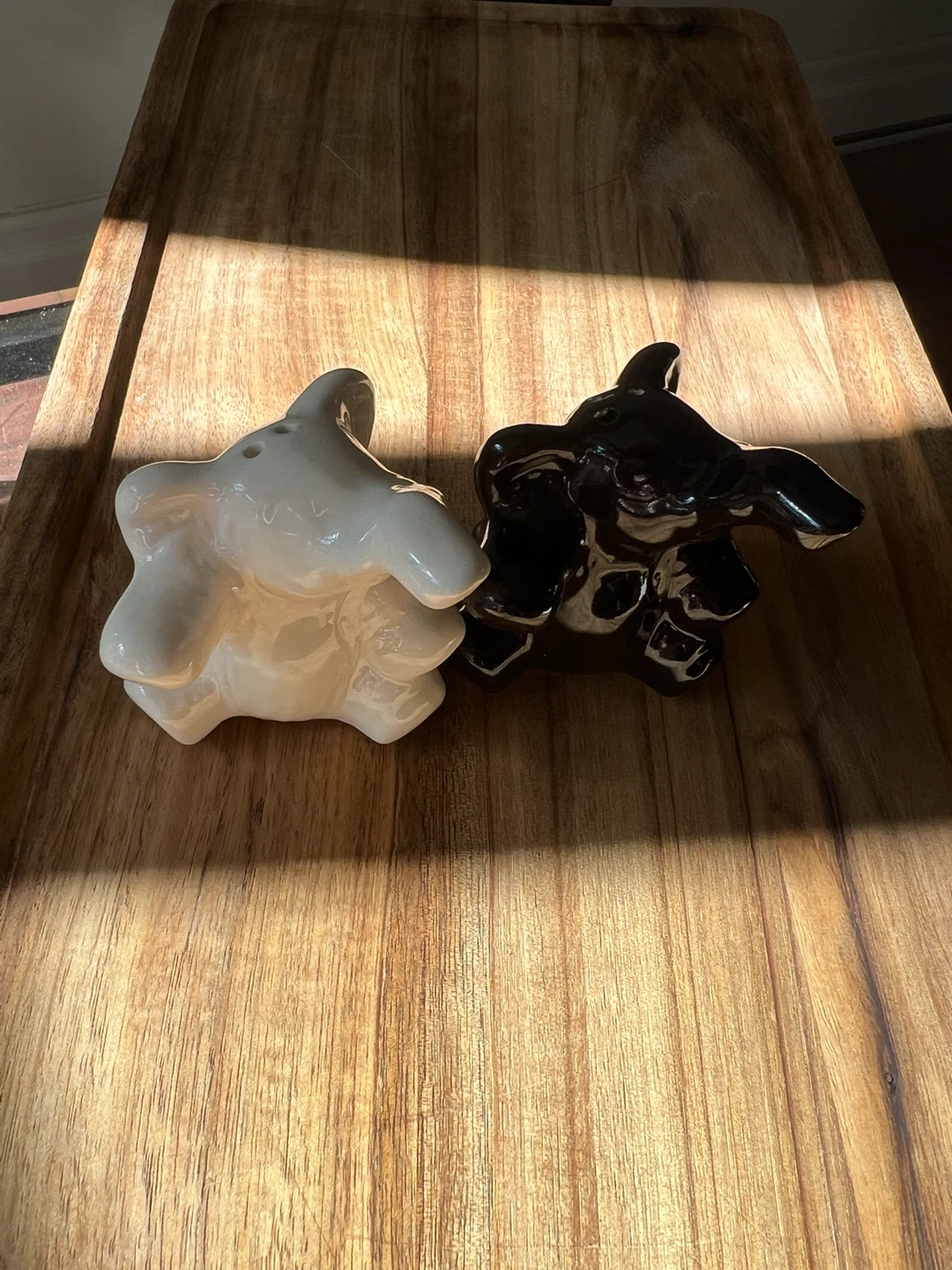 Ceramic Elephant Salt and Pepper Shakers - photo 3