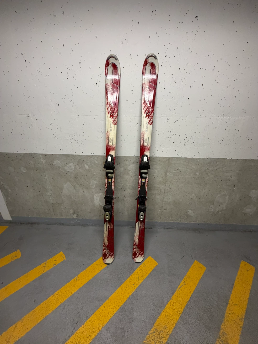 Apache brand skis - photo 2
