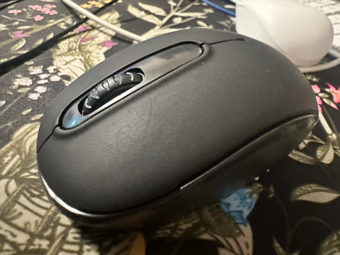 Black Wireless Computer Mouse