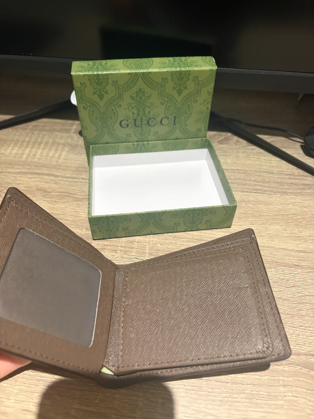Gucci Bi-fold Wallet with Green and Red Stripe - photo 3