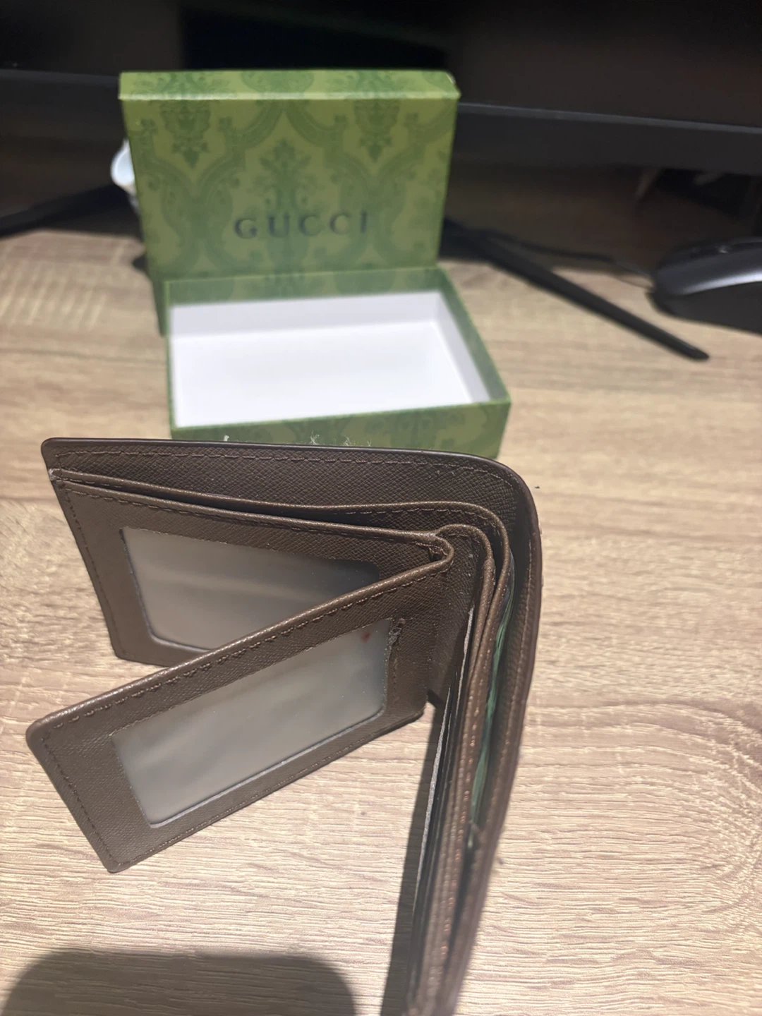 Gucci Bi-fold Wallet with Green and Red Stripe - photo 4