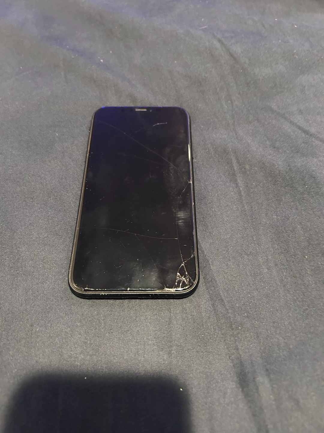 Cracked iPhone 10 (Black) - photo 2