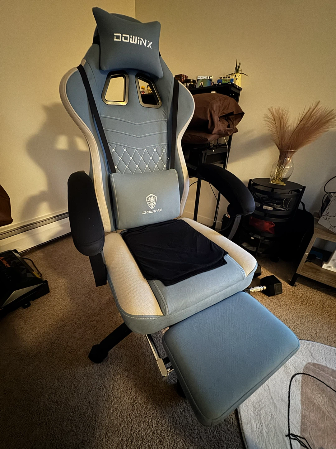Dowinx Gaming Chair with Footrest