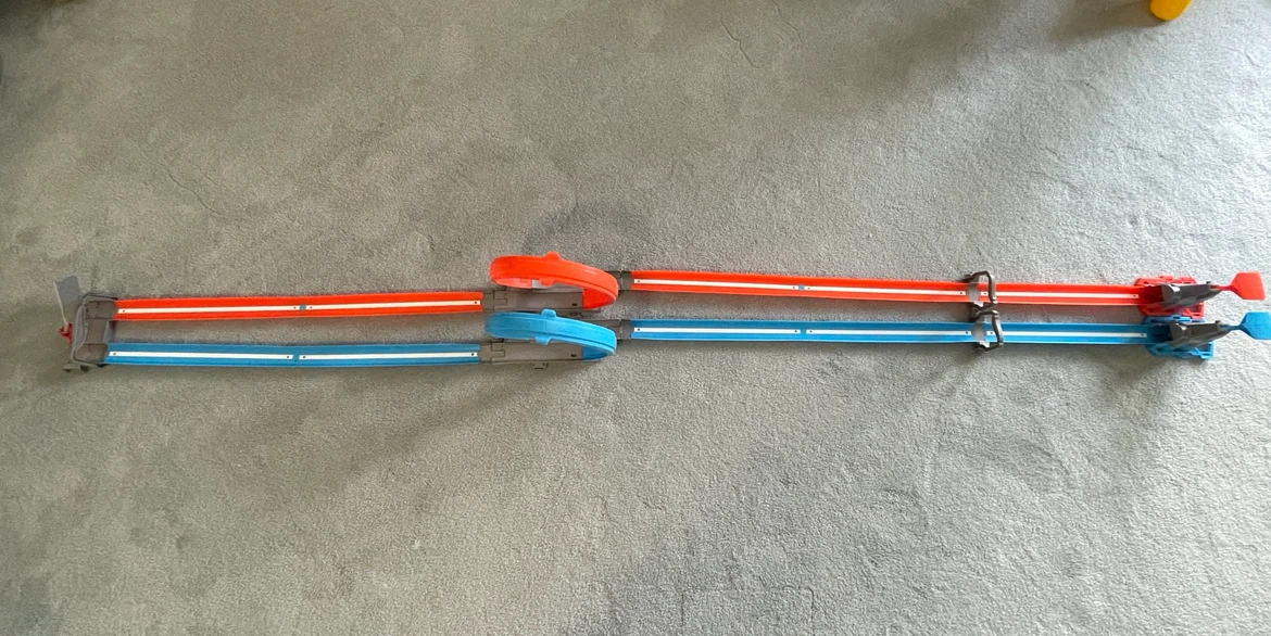 Hot Wheels Action Dual Loop Champion Racing Track (Foldable) - photo 2