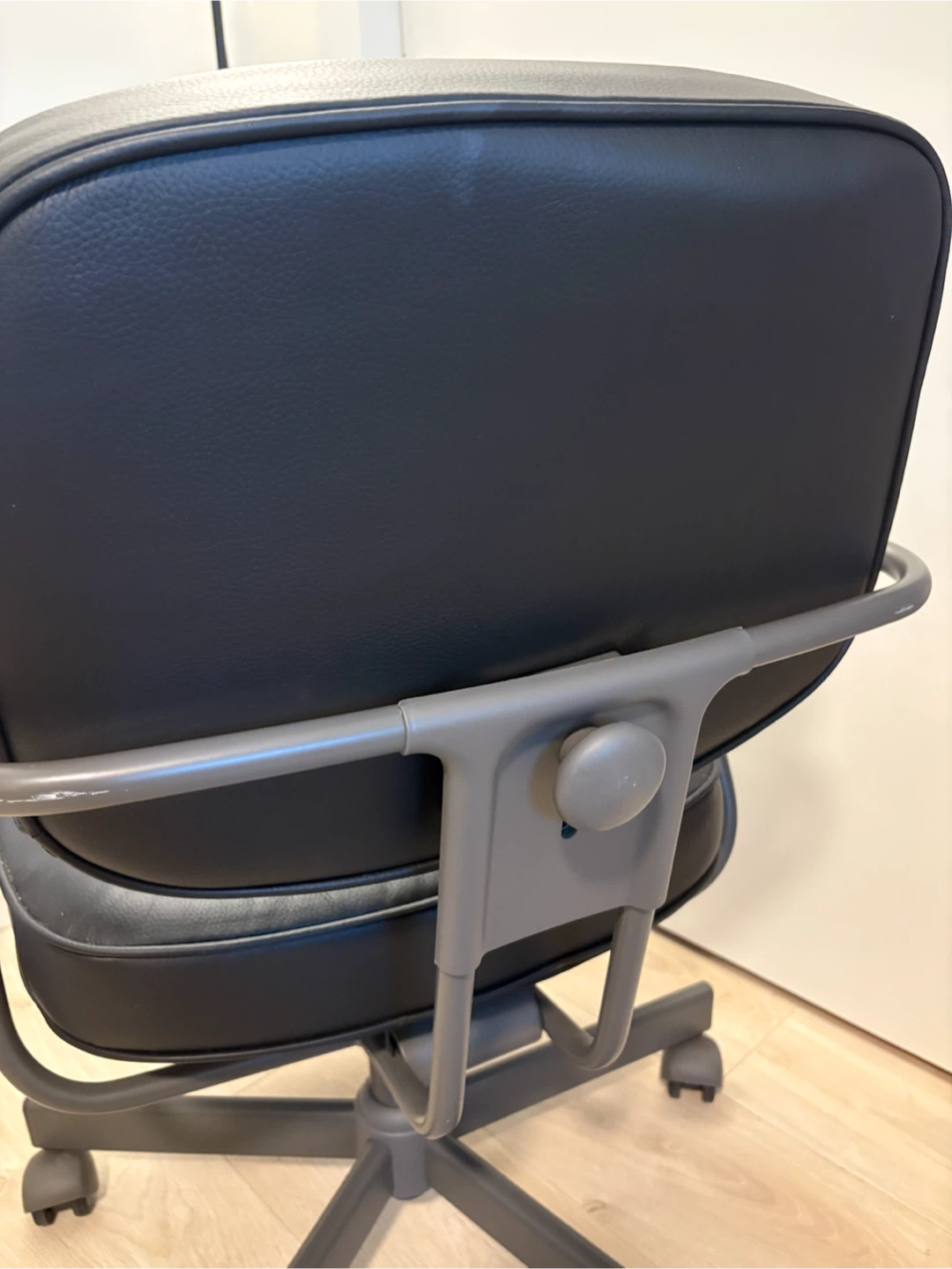 Black Executive Office Chair (IKEA ALEFJÄLL) - photo 2