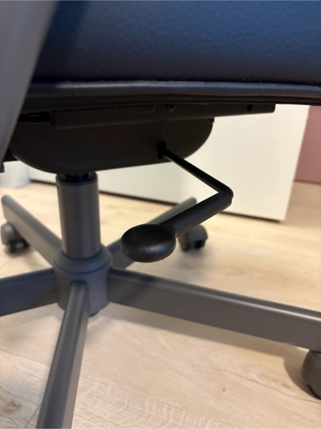 Black Executive Office Chair (IKEA ALEFJÄLL) - photo 4