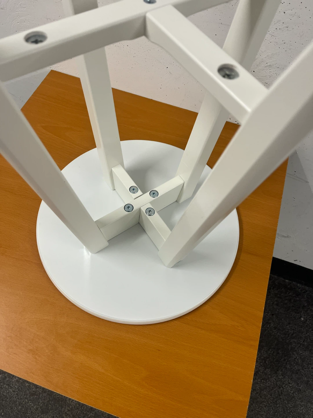 White Round Accent Table - photo 5