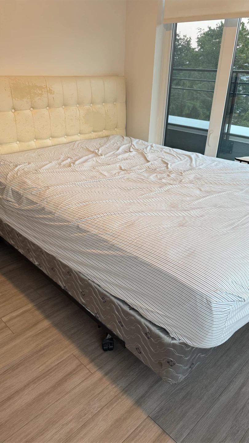 Cream Tufted Headboard Bed Frame - photo 2