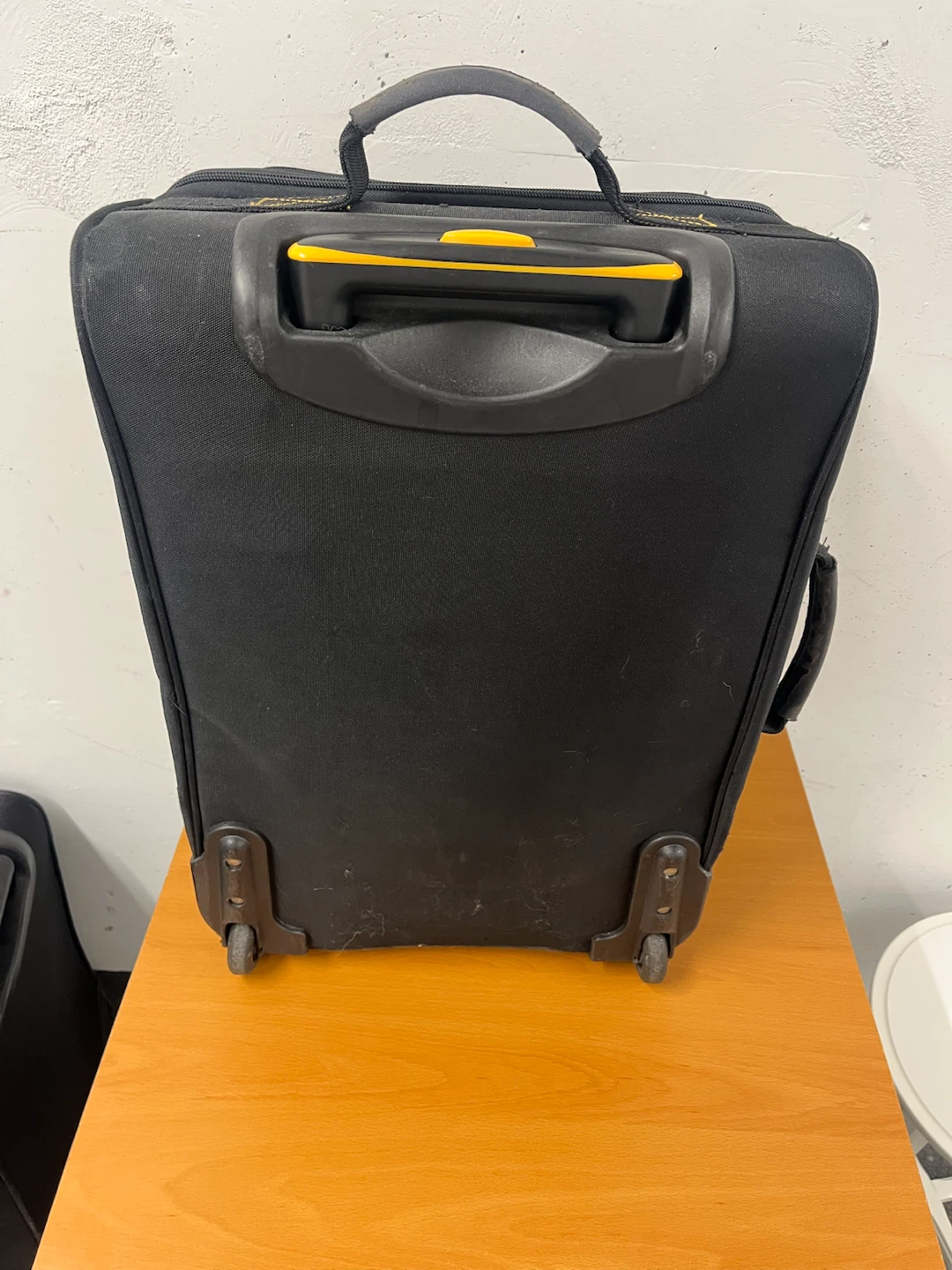 Pierre Cardin Black Rolling Luggage Suitcase - photo 2