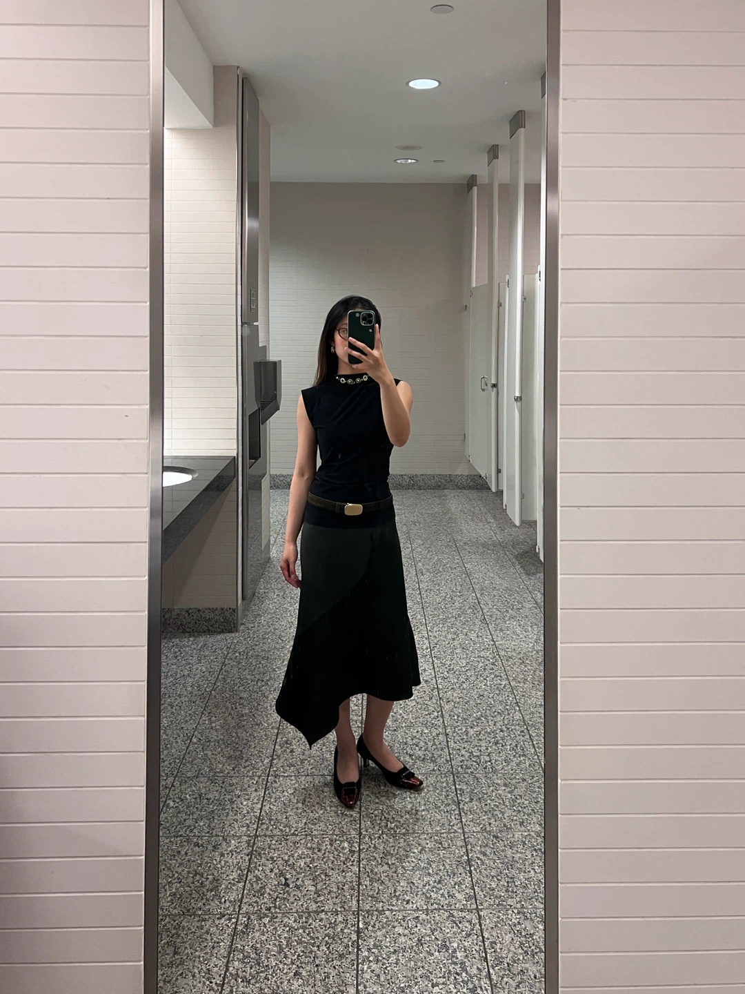 COS Asymmetrical Hem Midi Skirt - Dark Green - photo 2