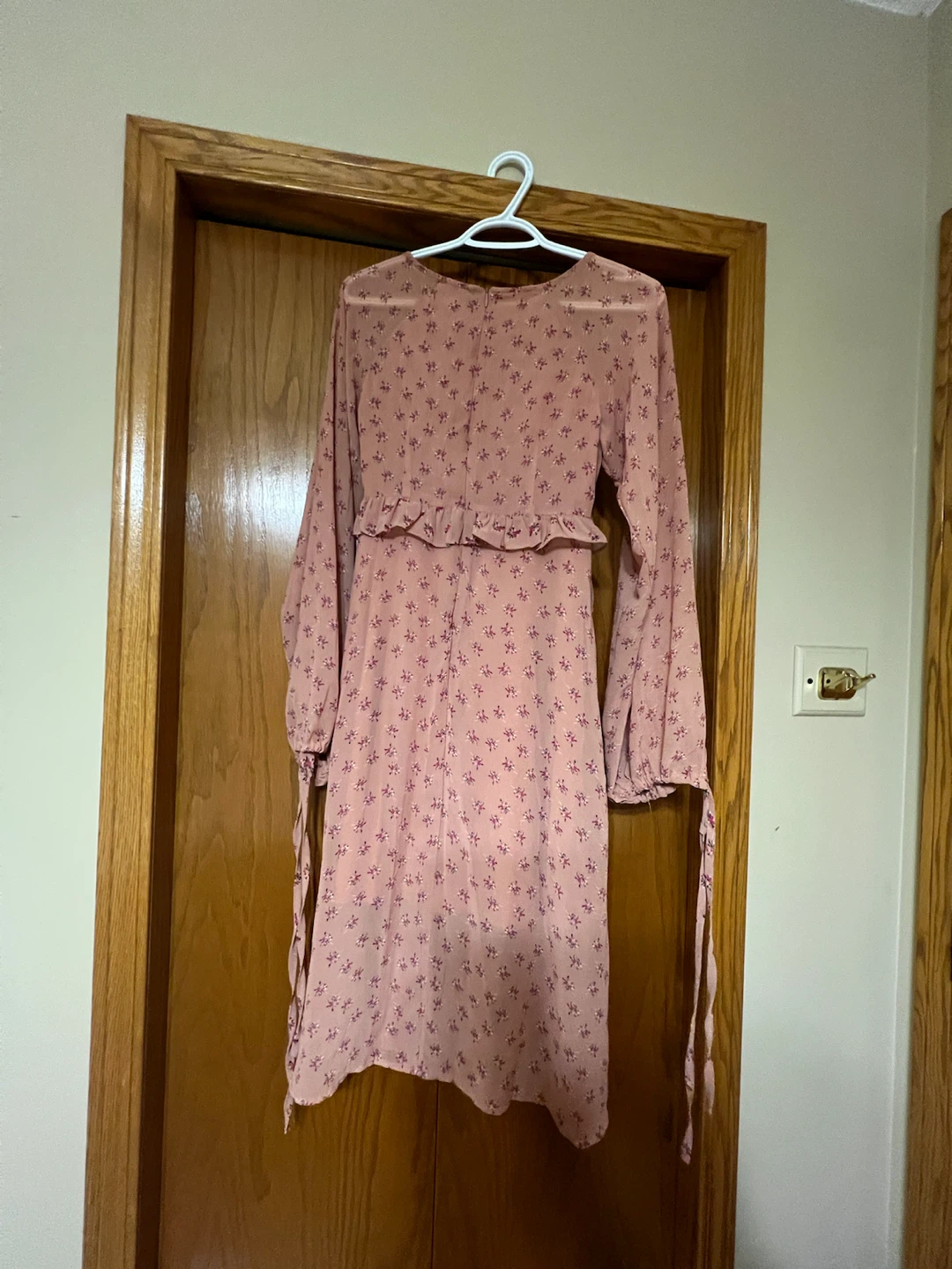 Pink floral dress with ruffles - photo 3