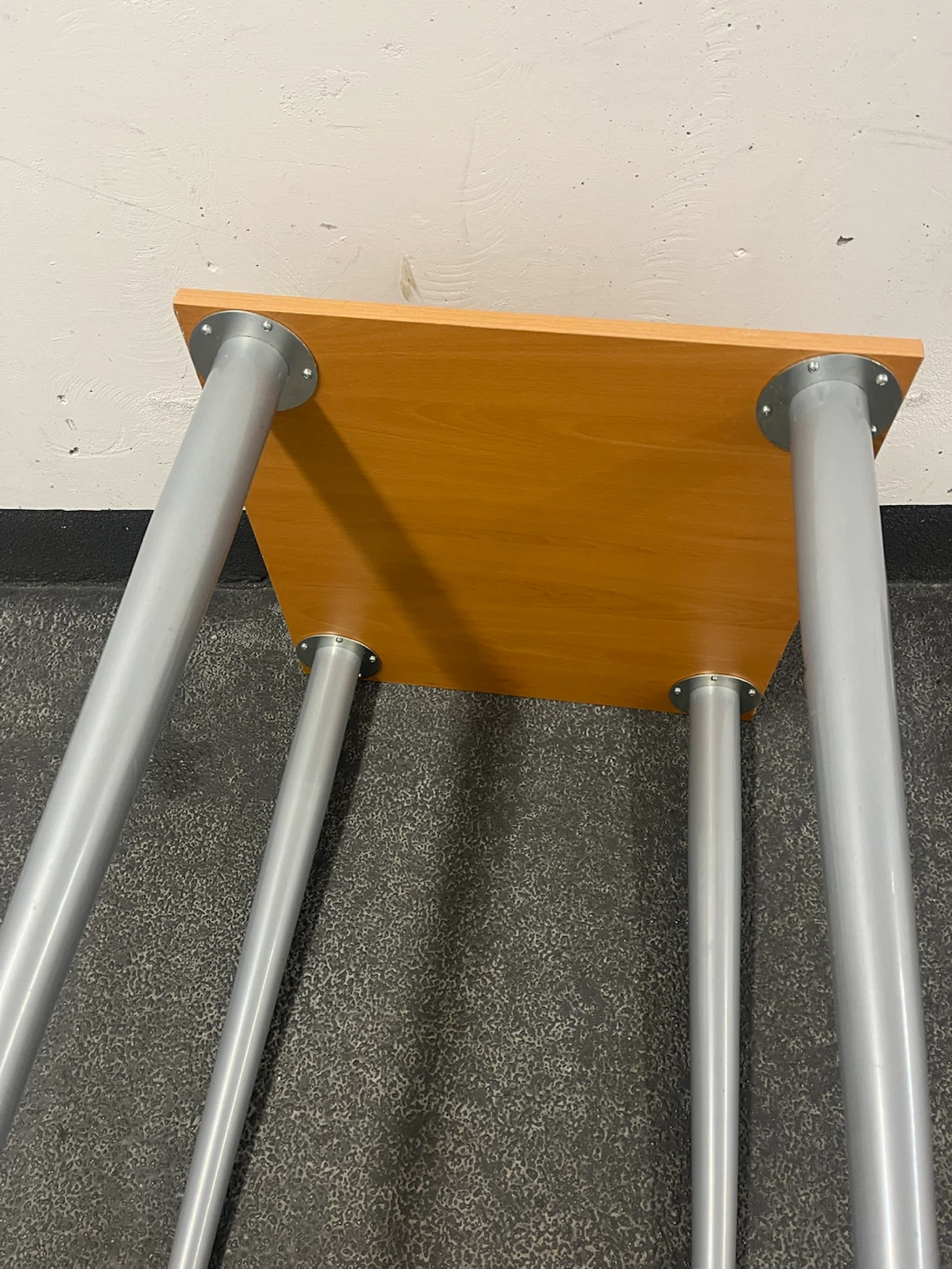 Small Wooden Table - 21.5" x 22" - photo 4