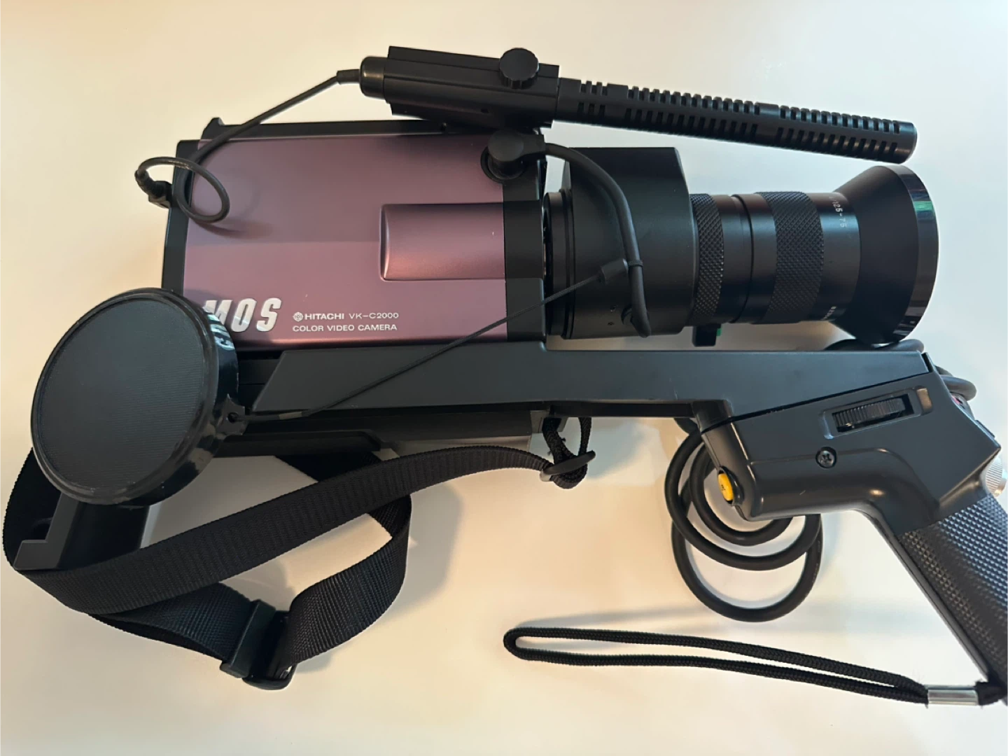 Hitachi VK-C2000 Video Camera - photo 4