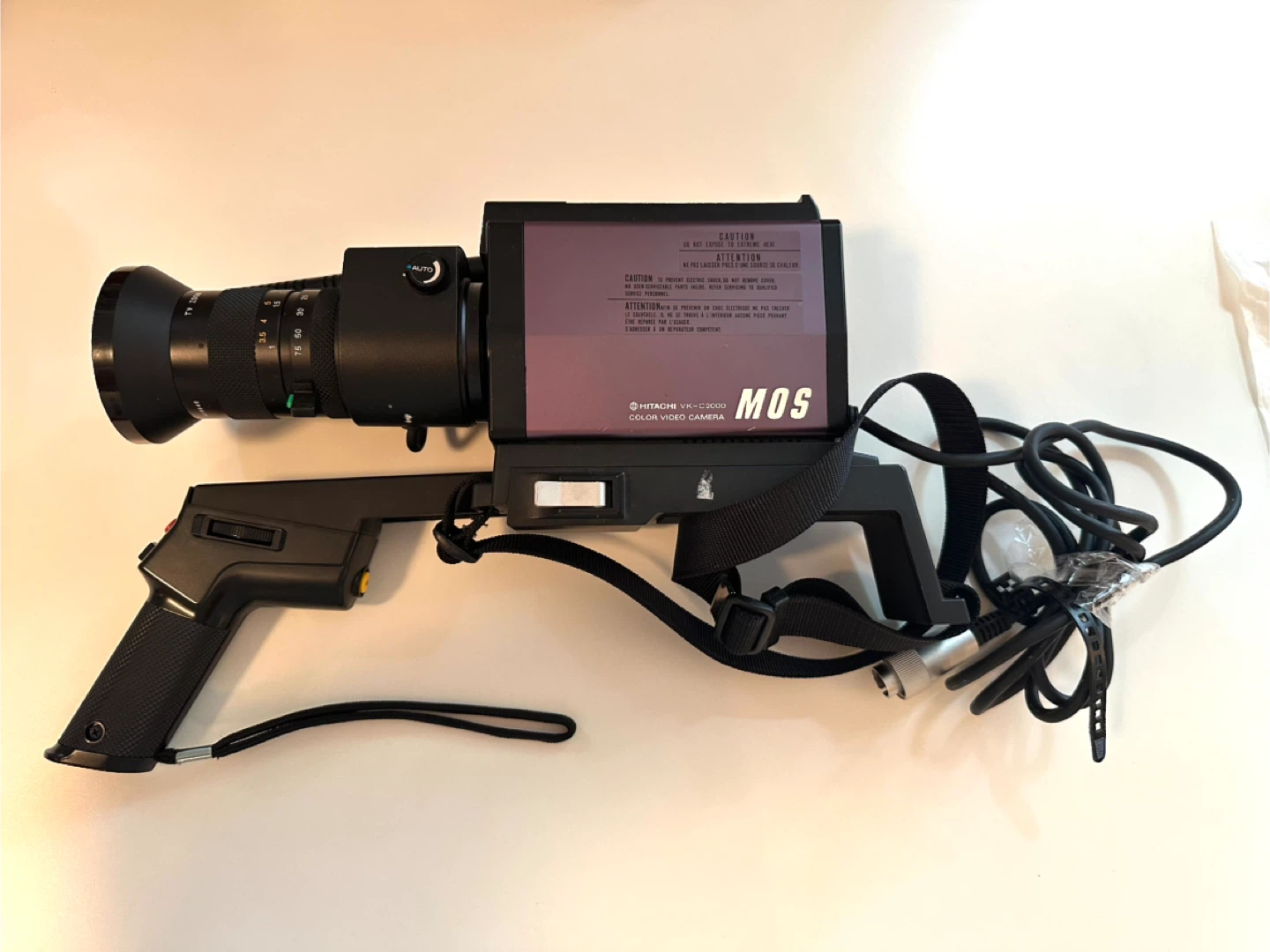 Hitachi VK-C2000 Video Camera